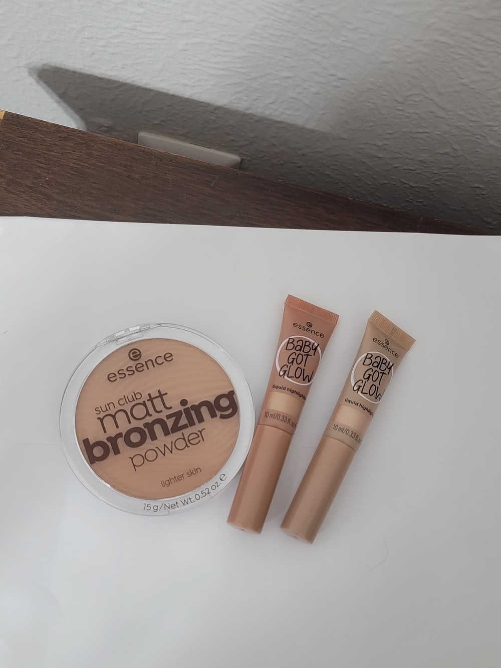 Sun Club Matt Bronzing Powder & Baby Got Glow Liquid Highlighters - Warm Tan